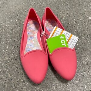 NWT Crocs Iconic Coral color Eve Flats size 8